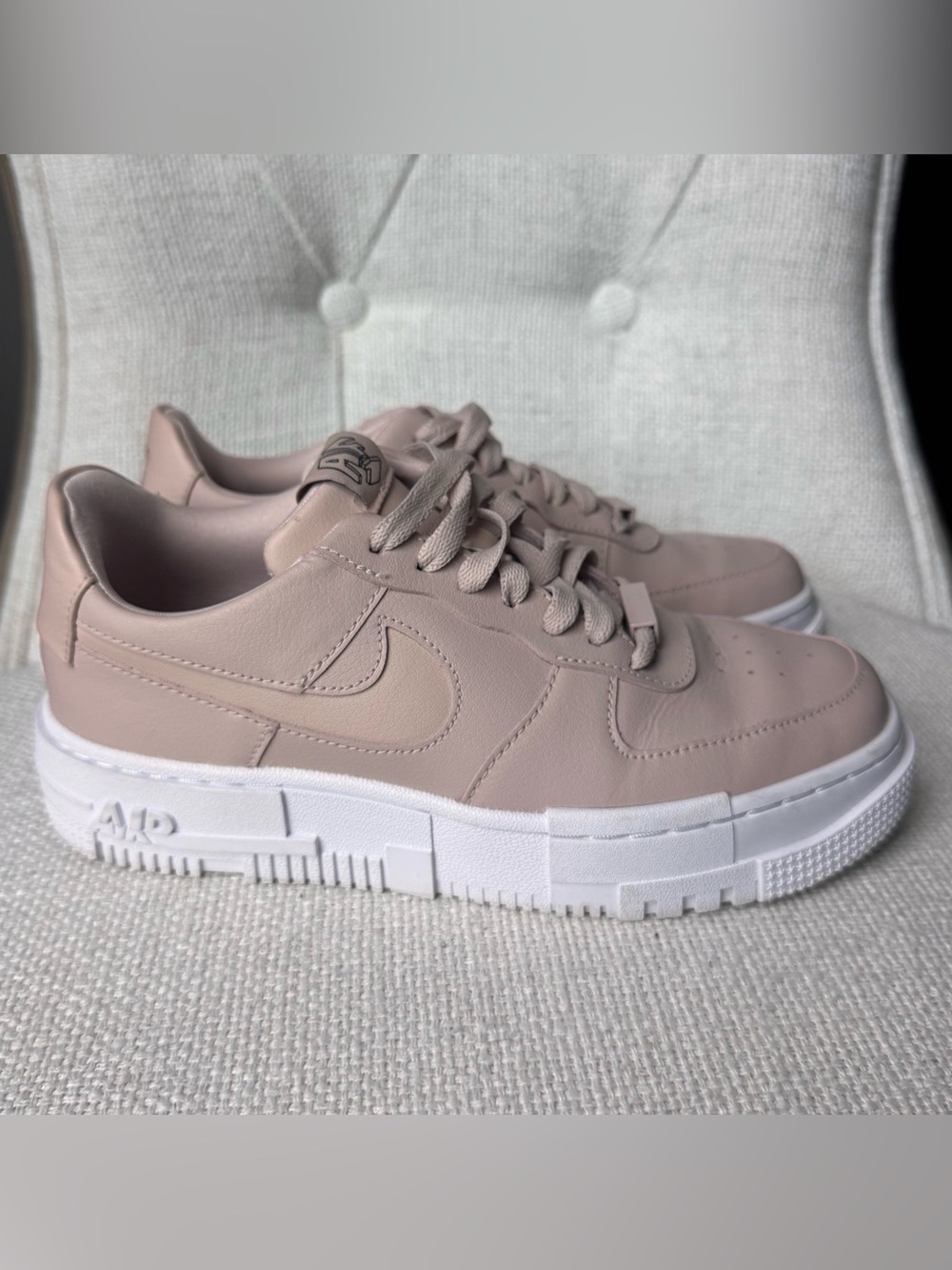 Nike Airforce 1 Pixel Particle Women’s Beige Leather Platform Sneakers, Size 6.5